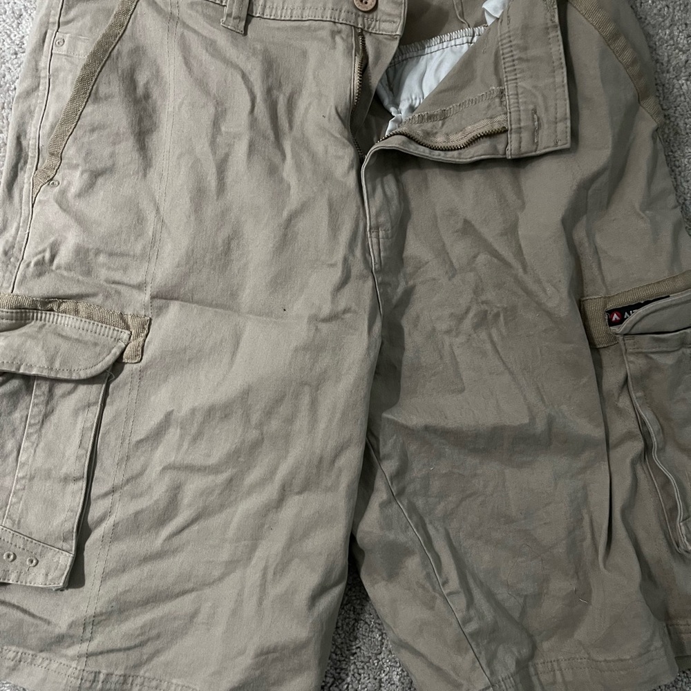 Airwalk Khak brown cargo shorts size 36